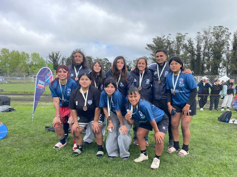 El Fútbol 5 Femenino de la Escuela Secundaria Nº 6 del barrio Peruzzotti se quedó con la medalla de bronce al vencer 3-1 a Tandil.