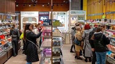 MEJORA. Perfumería, con una suba de 8%, lideró el repunte.
