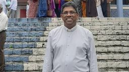 El Padre Saju dará la última Misa de Sanación del año. El Padre Saju dará la última Misa de Sanación del año.