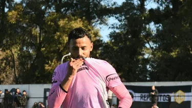 Eloy Rodríguez abrió el marcador. Fue su tercer tanto desde la vuelta al Monarca.&nbsp;