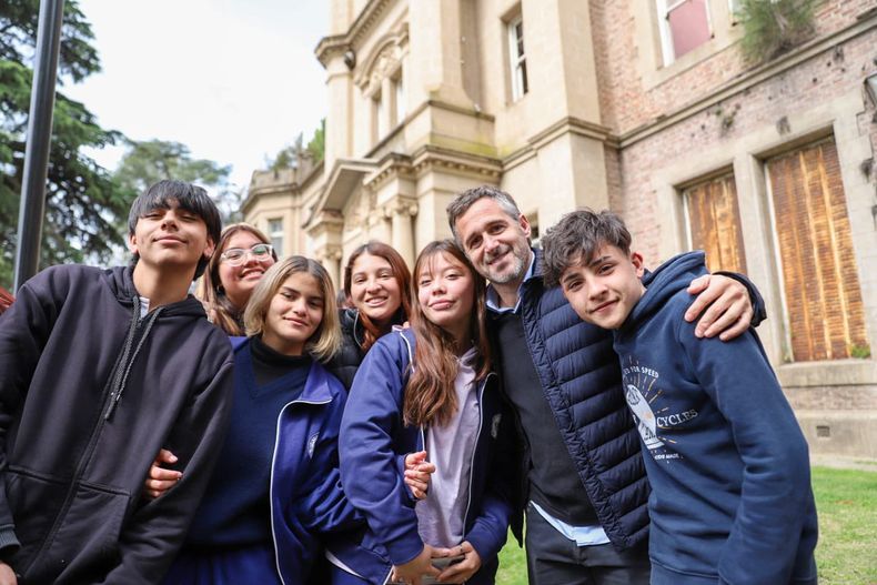SECUNDARIOS. Achával explicó cómo será la Universidad de Pilar.