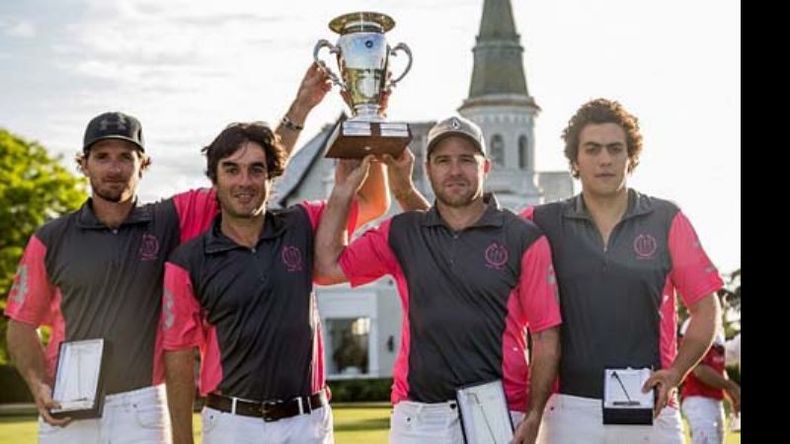 (Matías Callejo). TRICAMPEÓN. El cuarteto de La Mariana María Pía que ganó la Copa Muni..