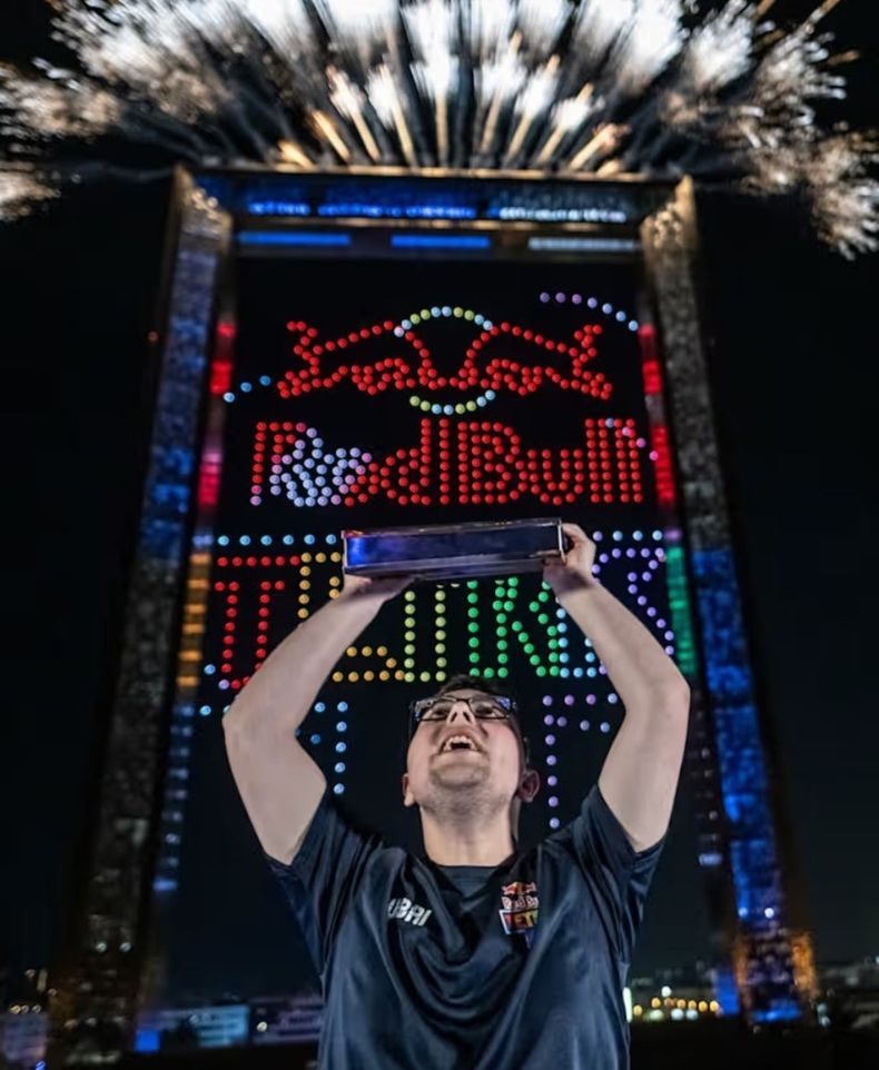 Fehmi Atalar, de Turquía, se alzó con la primera corona mundial del torneo. (Red Bull).