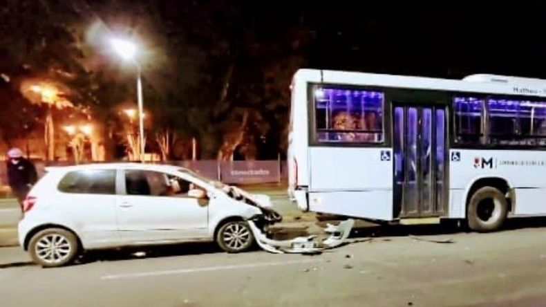 El choque se produjo sobre la Ruta 25 en la mañana del domingo. Foto @juancaimpacto.
