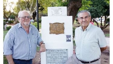 PRESENTE. Cabezas tuvo su homenaje en la plaza 12 de Octubre..