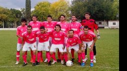 La formación de Pilar Unidos que logró la clasificación en Rojas. En semifinales se mide con Obras Sanitarias..