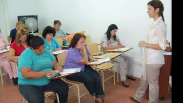 ESPERA. Más de 3.000 alumnos aguardan la decisión sobre su continuidad..