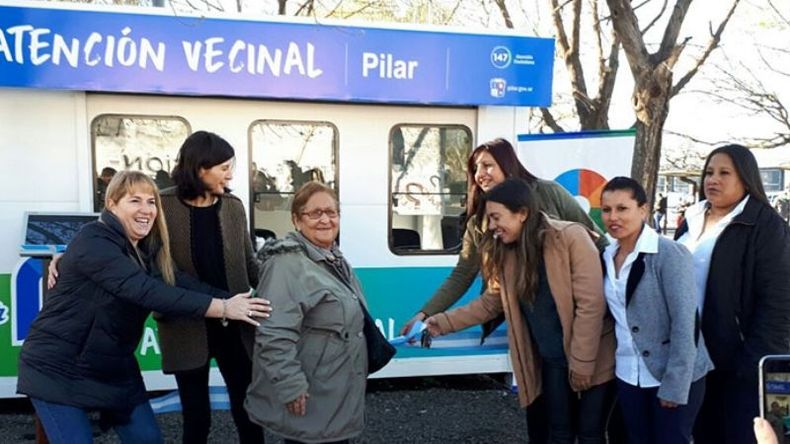CINTAS. La inauguración del CAV, frente a la estación de Pilar..
