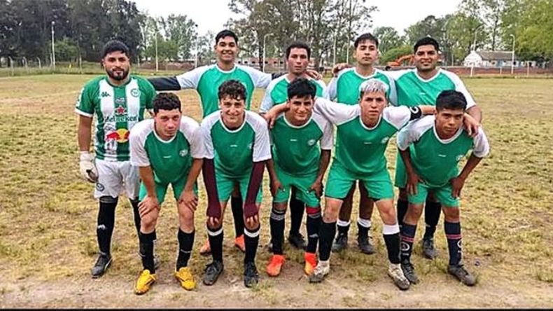 EQUIPO. La Sub 20 de Abrojal sigue a paso firme su racha positiva..