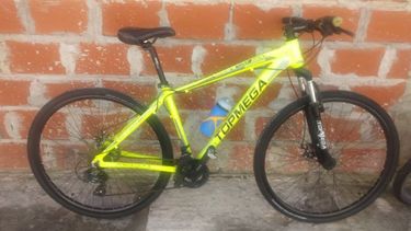 Me robaron la bici, por favor al que sepa algo me avisa. Se la llevaron de acá de mi casa. Hay recompensa. Entre todos nos podemos ayudar. Si pueden compartir, desde ya muchas gracias. Solcito Decoud. .