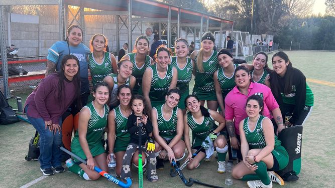 PRIMERA. Los Pinos logró su primer triunfo en casa y busca la permanencia.