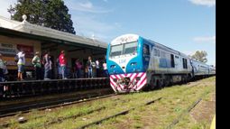 El paro de ayer se sumó a las demoras por las obras en estaciones..