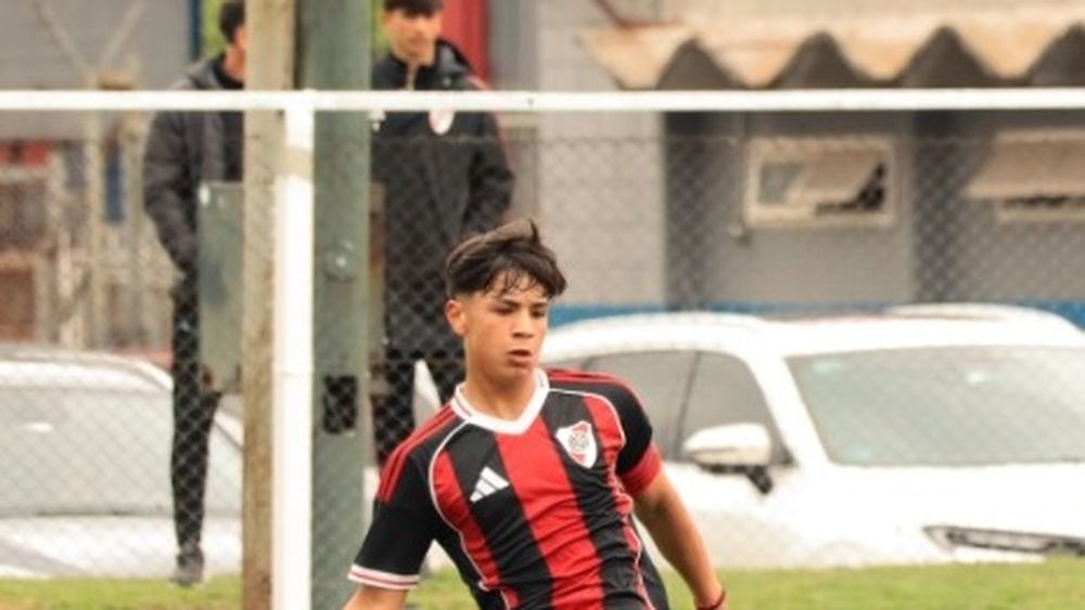 PELOTA. Jorge Sosa buscará junto a sus compañeros defender el título logrado por el club en 2025.