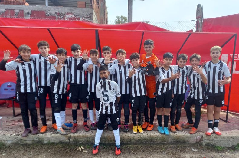 CONTUNDENTE. La categoría 2011 de Real Pilar goleó 5-1 a Los Andes como visitante.