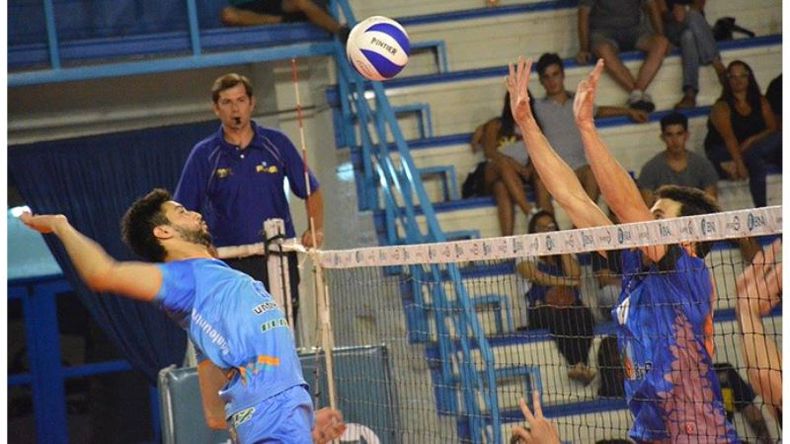 (@untrefvoley). REMATE. “Me considero un jugador de ataque”, afirmó Flores..