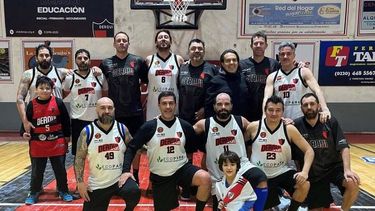 Presidente Derqui manda en su zona con récord 4-0.
