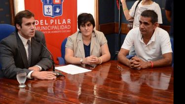 Anuncio. Achával, Carbone (Recursos Humanos) y el gremialista Molina..