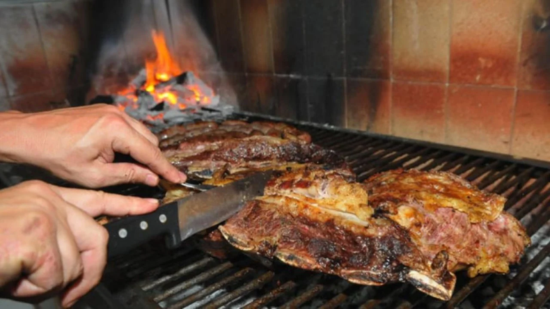 A LA PARRILLA. En el sector estiman que el asado seguirá subiendo.