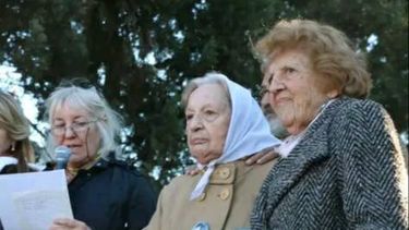 Carmen Loréfice en un homenaje a las víctimas de la Masacre de Fátima.