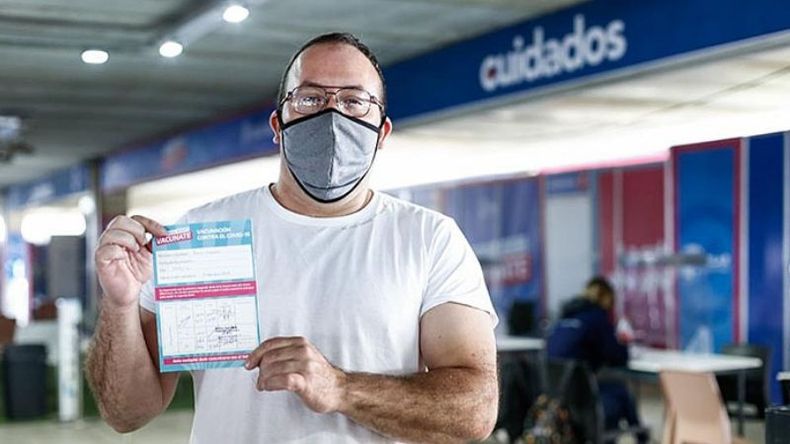 INMUNIZADOS. La campaña de vacunación sigue con las dosis de refuerzo..