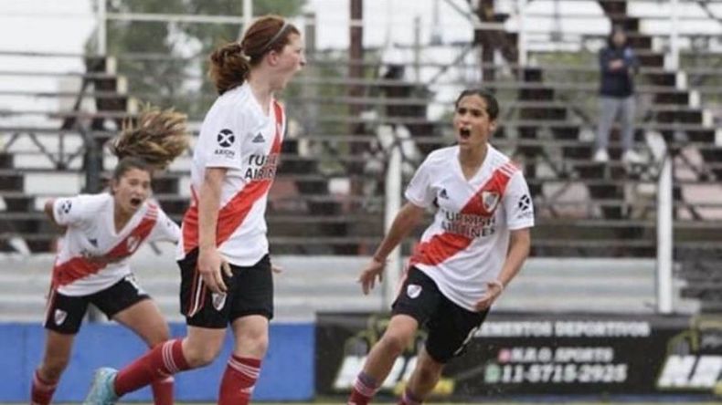 AL ATAQUE. Annika Paz da sus primeros pasos en las juveniles de River..