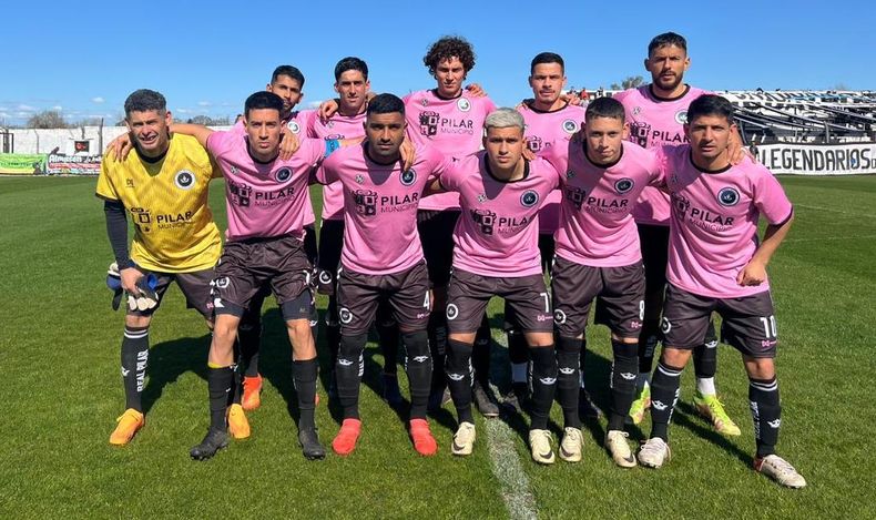 EQUIPO. El once ideal de Real Pilar que este martes ganó en Claypole.