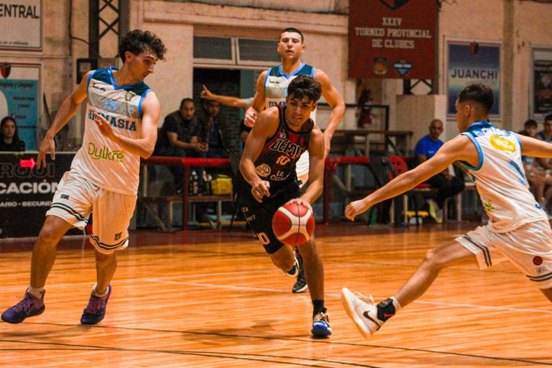 FIGURA. Wara Morandini fue uno de los goleadores rojinegros con 17 puntos.