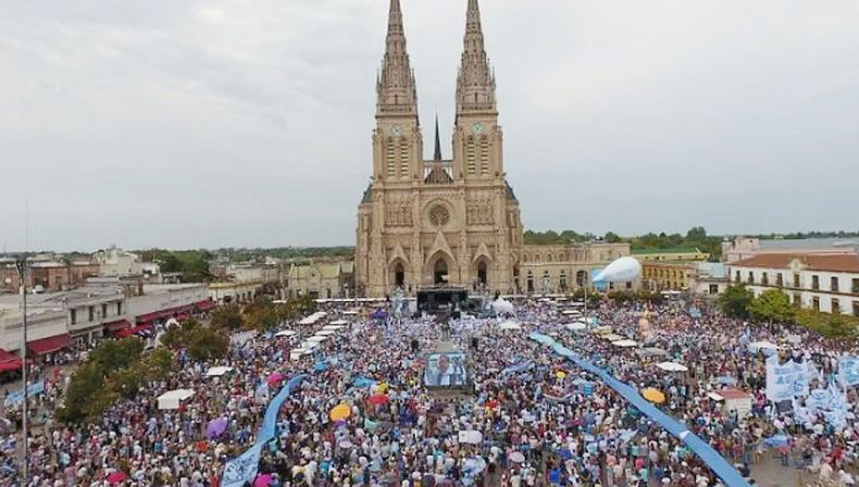 La Misa central en la Basílica de Luján.(infozona.com.ar).