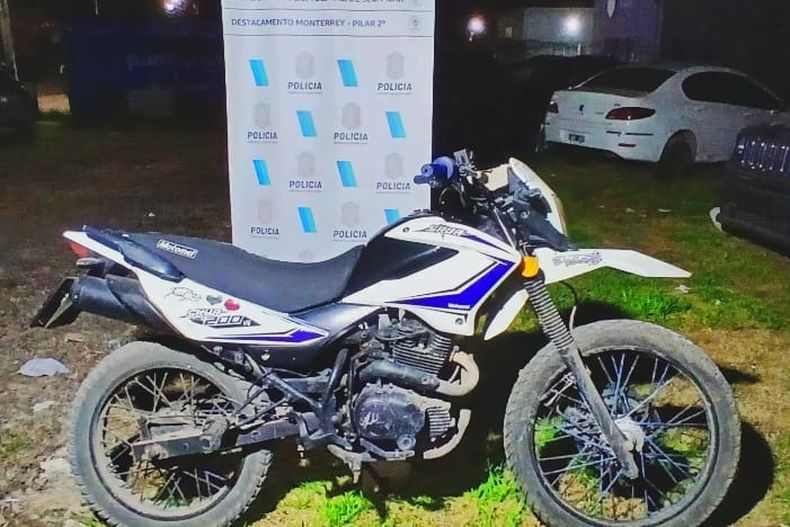 El motociclista circulaba en un rodado adulterado y fue detenido.&nbsp;