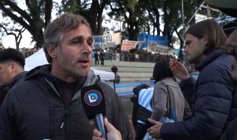 MOVILIZADO. Federico Achával volvió a defender la inocencia de Cristina.