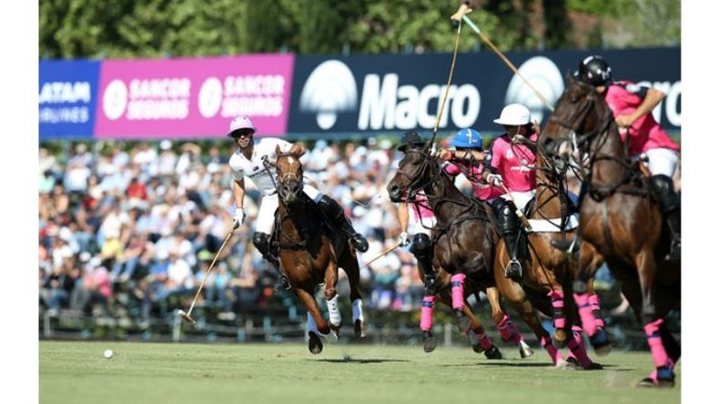 (Sergio Llamera). Facundo Pieres, de Ellerstina, en acción..