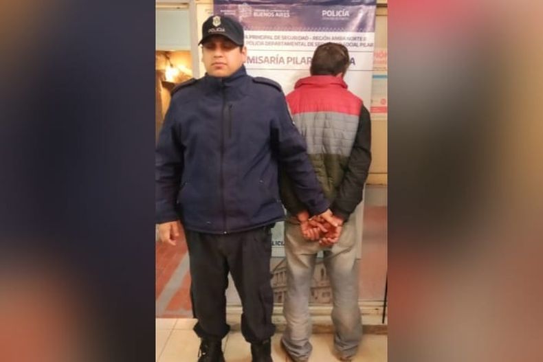 La policía atrapó a un ladrón y busca a su cómplice.