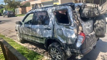 Así quedó tras el vuelco la camioneta robada.&nbsp;