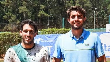 Socios enfrentados. Rodríguez Taverna (derecha) y Casanova vienen de ganar en dobles en Punta del Este y ahora chocan en singles.