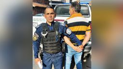 El acusado es un hombre de 56 años que vive en el barrio San Jorge. El acusado es un hombre de 56 años que vive en el barrio San Jorge.