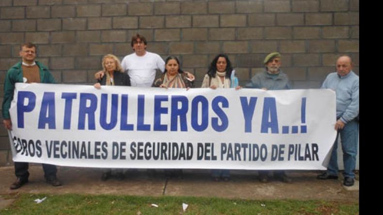 Los foros, la semana pasada, reclamando en la empresa que los blinda..