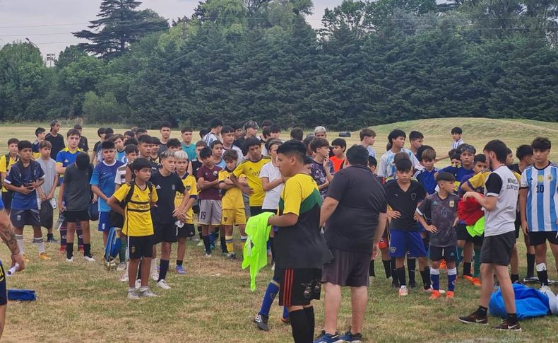 Boca Juniors y su prueba de jugadores en el predio de Real Pilar.
