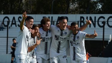 FELICIDAD. Crocco, Fittaioli, Gualtieri, Vera Borda y Hernández disfrutan de este gran presente en Real Pilar.