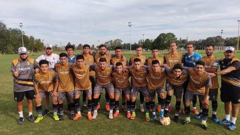 El equipo del profe. D10FC con Gerardo Salario es uno de los clasificados..
