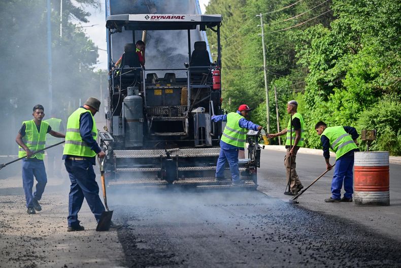 ÚLTIMA CAPA. La obra se extiende a través de 8 kilómetros.