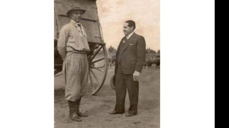 Atilano Ortega Sanz (der.) en uno de sus regresos a España..
