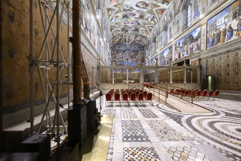 La chimenea de la que saldrá el humo blanco. (Vatican Media).webp