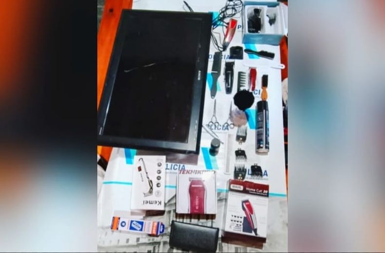 Los elementos recuperados en poder del menor fueron entregados al dueño de la barbería.&nbsp;