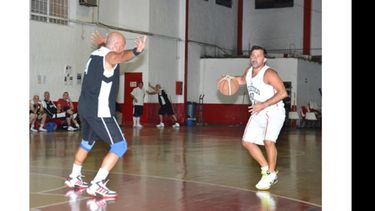 Fernando Estrada, al ataque..