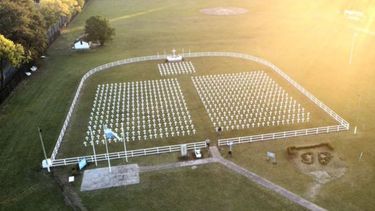 Honor y gloria a loshéroes que defendieron con su vida nuestra soberanía. Por siempre argentinas. #MalvinasNosUne. Nahuel Aguilar / @NahuAguilar..