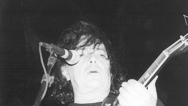Pappo tocando en las Fiestas Patronales de Pilar del año 2000.