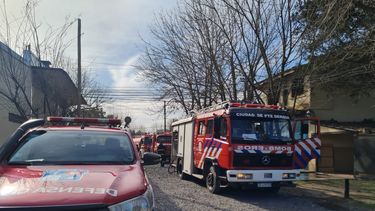 CONTROLADO. Cuatro dotaciones de bomberos y Defensa Civil trabajaron en el lugar.&nbsp;