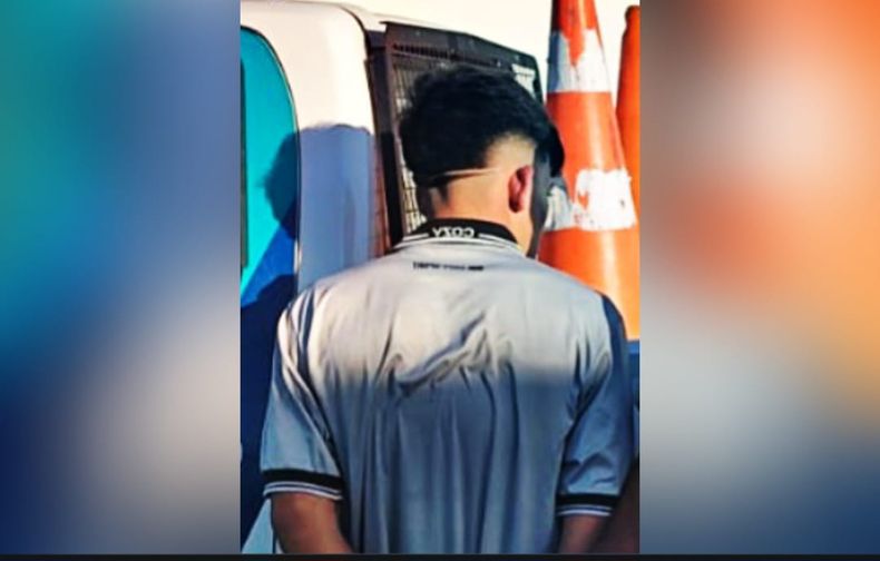 El agresor tiene 18 años y está acusado de golpear a su propia madre.&nbsp;