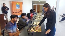 Candela Francisco y su definición del ajedrez: es un deporte que te ayuda a razonar y a pensar.