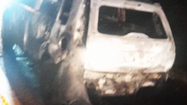 El auto se incendió por una falla eléctrica en el motor.&nbsp;